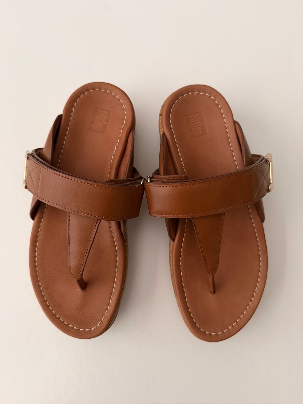 FitFlop Leather Toe Post Sandals – Tan - Picture 4 of 14